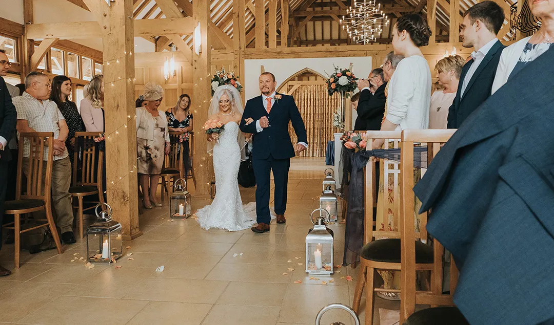 10 Reasons To Have A Romantic Barn Wedding