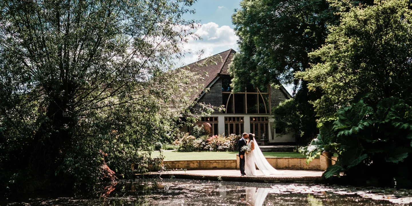10 Reasons To Have A Romantic Barn Wedding
