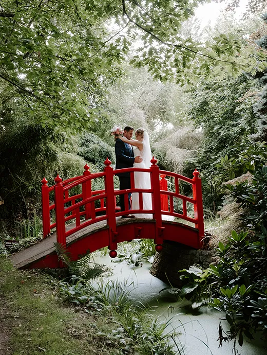 10 Reasons To Have A Romantic Barn Wedding