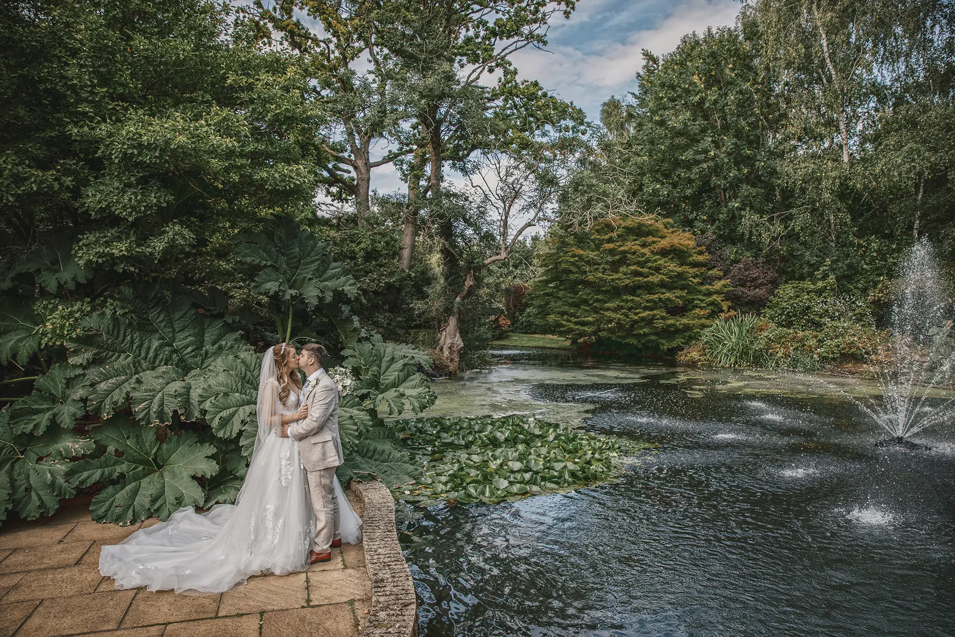 Riverale Barn wedding day photos
